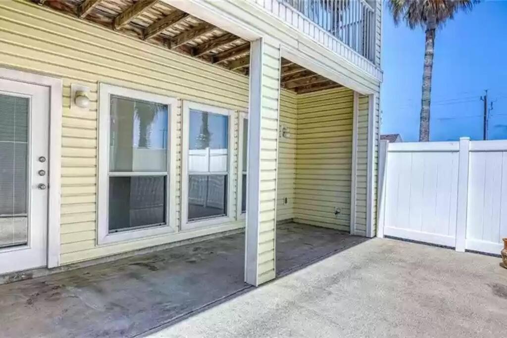 Spacious Home, Short Walk To Beach, Heated Pool! Corpus Christi Bagian luar foto