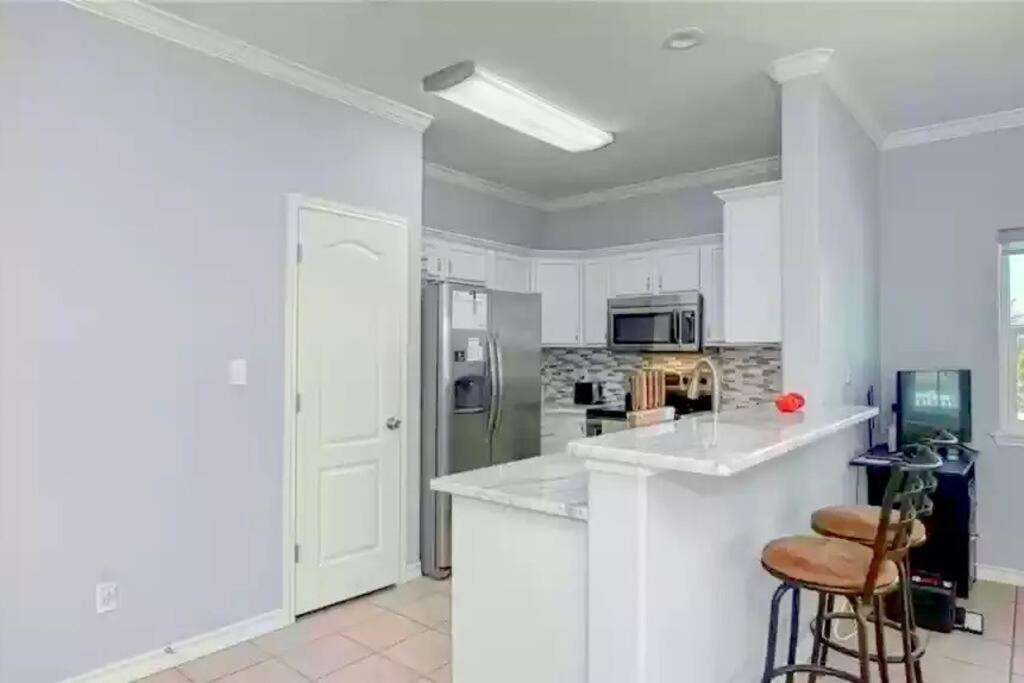 Spacious Home, Short Walk To Beach, Heated Pool! Corpus Christi Bagian luar foto