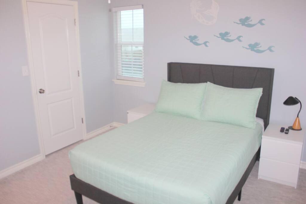 Spacious Home, Short Walk To Beach, Heated Pool! Corpus Christi Bagian luar foto